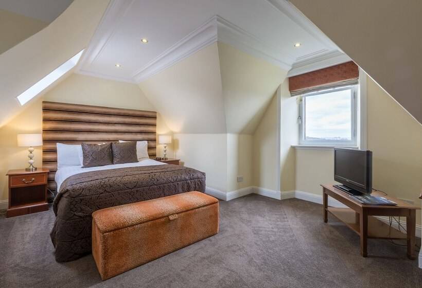 ジュニアスイート, Sherbrooke Castle