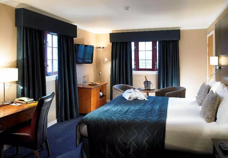 اتاق استاندارد, Stirling Highland Hotel  Part Of The Cairn Collection