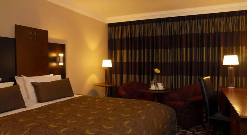 اتاق استاندارد, Stirling Highland Hotel  Part Of The Cairn Collection