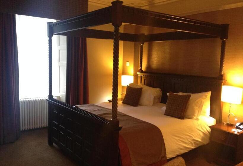 غرفة كلاسيكية, The Tontine