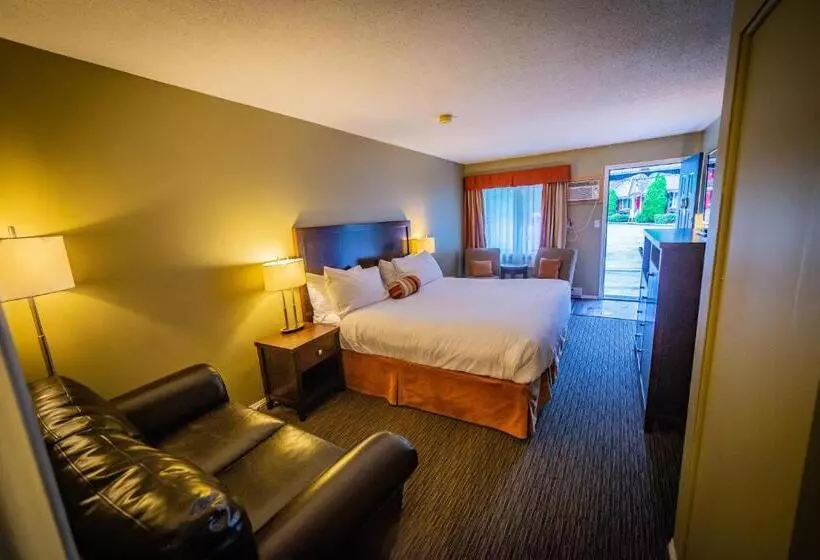 キングサイズベッドのスイートルーム, Alpine Inn & Suites