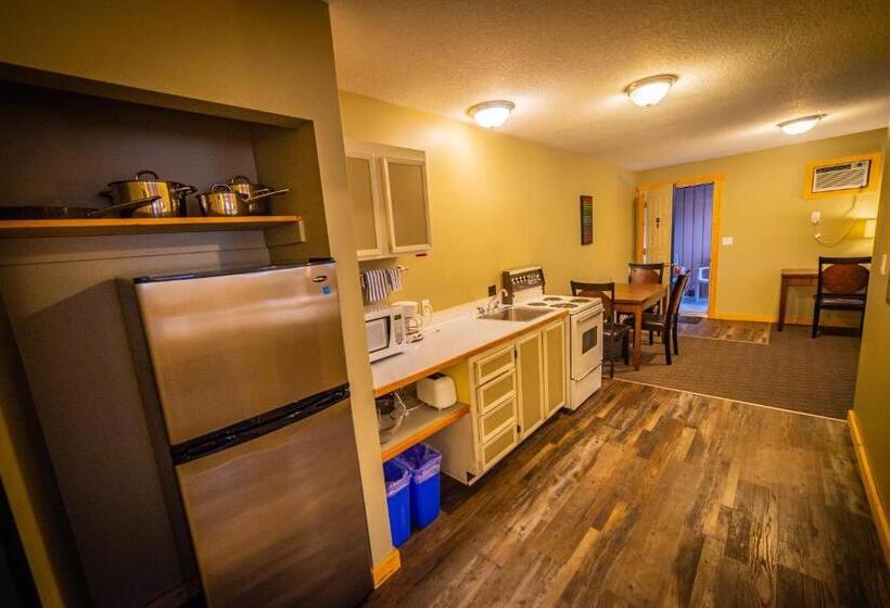 Perhesviitti, Alpine Inn & Suites