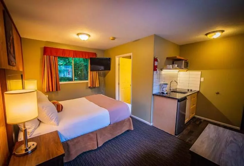 クイーンサイズベッドのスタンダードルーム, Alpine Inn & Suites