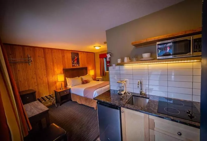クイーンサイズベッドのスタンダードルーム, Alpine Inn & Suites