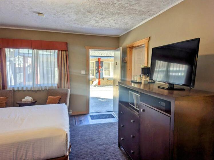 标准间, Alpine Inn & Suites