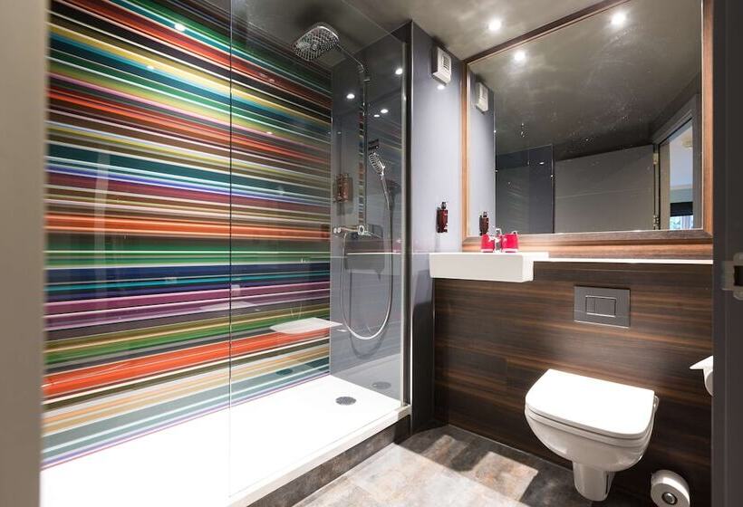 غرفة قياسية, Village Hotel Wirral