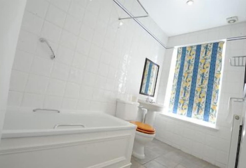 Номер Стандарт Трехместный, Talbot Hotel