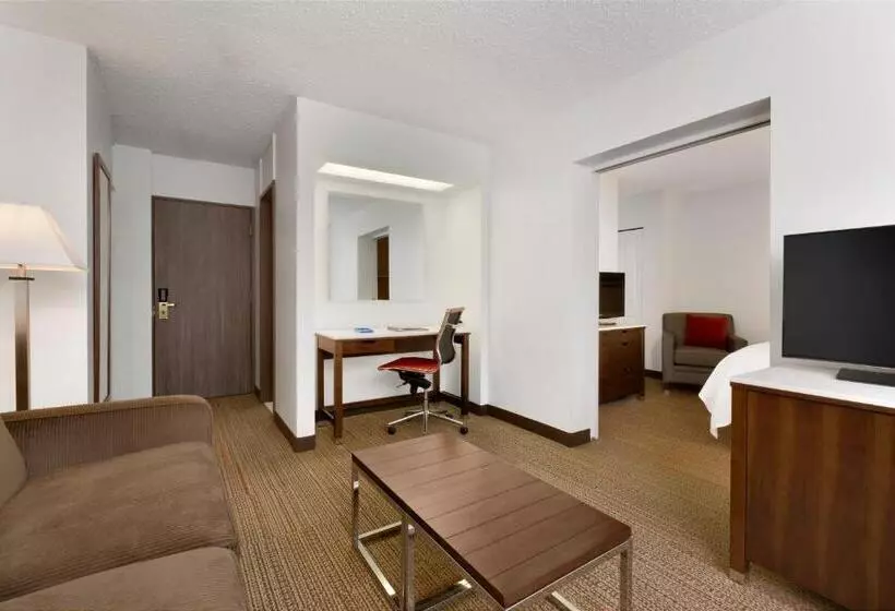 سوئیت با تخت بزرگ, Coast Discovery Inn