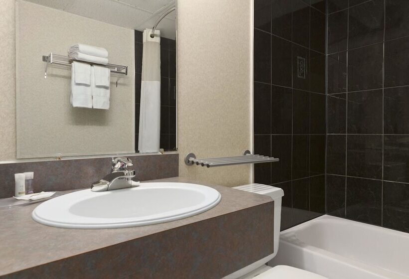 Номер Стандарт 2 Двуспальные Кровати, Days Inn By Wyndham Bridgewater Conference Center
