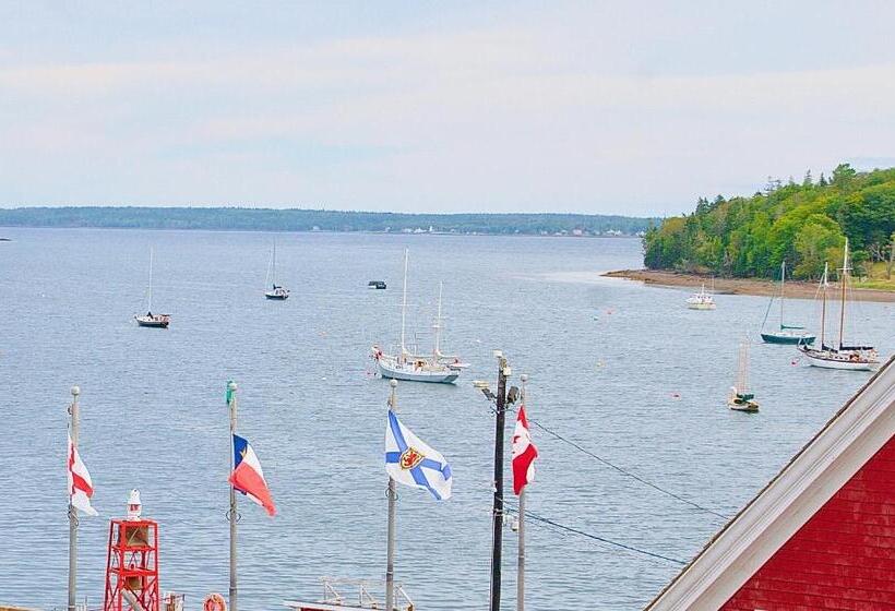 إستوديو قياسى مطل على البحر, Rum Runner Inn