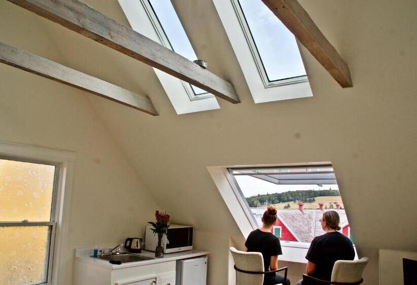 إستوديو قياسى مطل على البحر, Rum Runner Inn