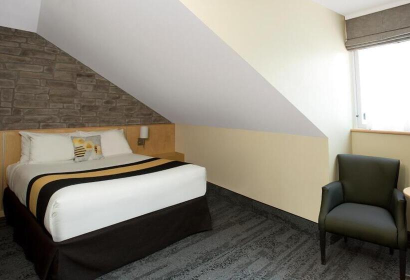 اتاق سوپریور با تخت بزرگ, Du Vieux Quebec