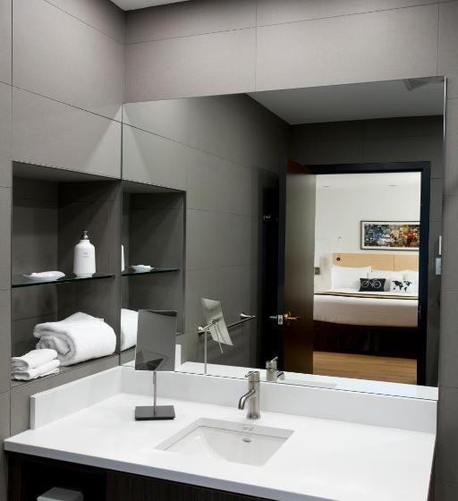 اتاق لوکس با تخت بزرگ, Du Vieux Quebec