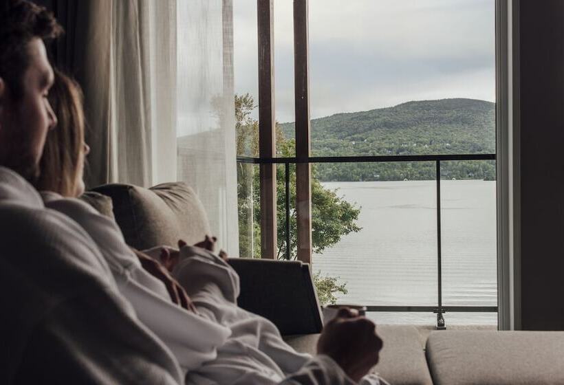 패밀리 스위트, Entourage Surlelac