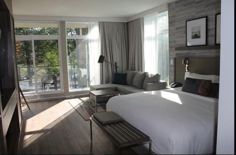 스튜디오 산전망, Entourage Surlelac