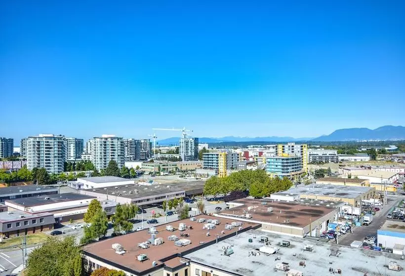 سوییت, Hilton Vancouver Airport