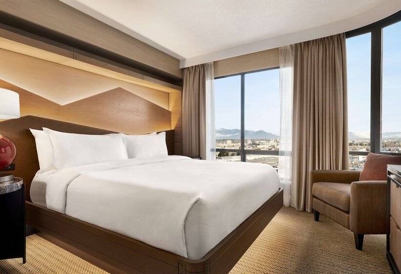 스위트, Hilton Vancouver Airport