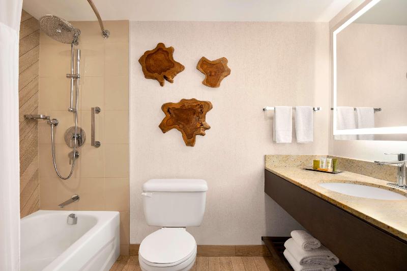 小型套房, Hilton Vancouver Airport