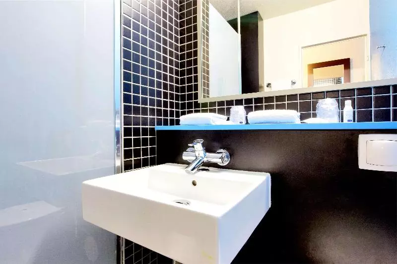 سوئیت با تخت بزرگ, Hilton Vancouver Airport