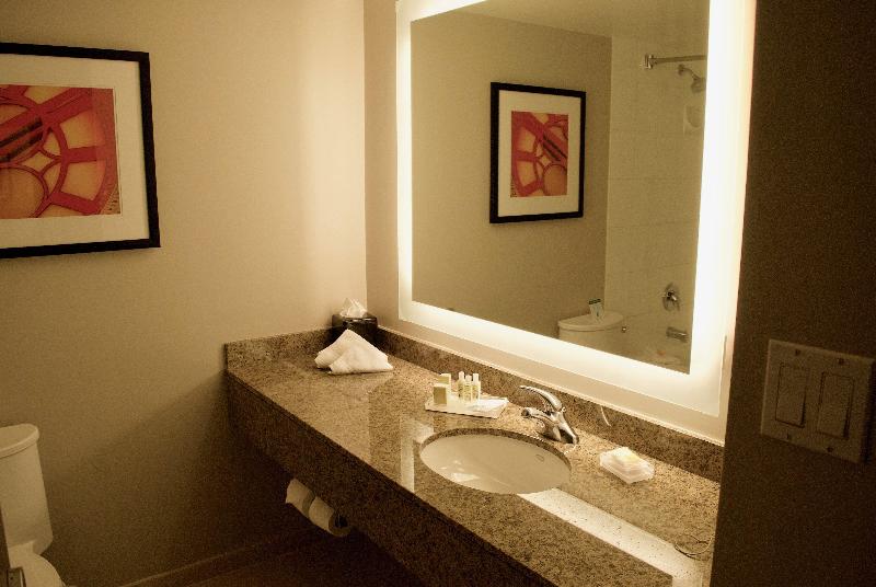 Стандартный Номер Кровать Кинг, Holiday Inn Vancouver Airport Richmond, An Ihg