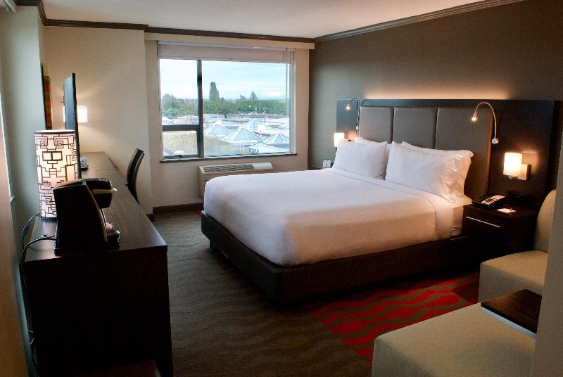 キングサイズベッドのスタンダードルーム, Holiday Inn Vancouver Airport Richmond, An Ihg