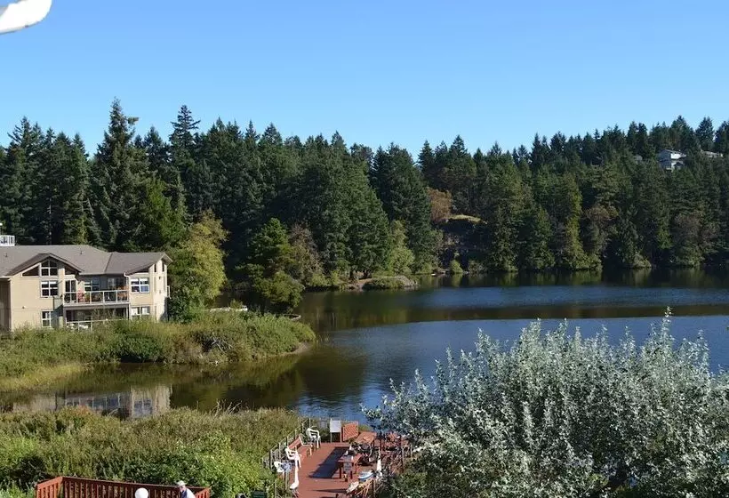اتاق استاندارد با چشم‌انداز دریاچه, Inn On Long Lake