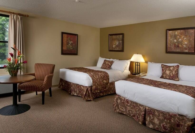 带2个双人床的标准工作室, Maritime Inn Antigonish