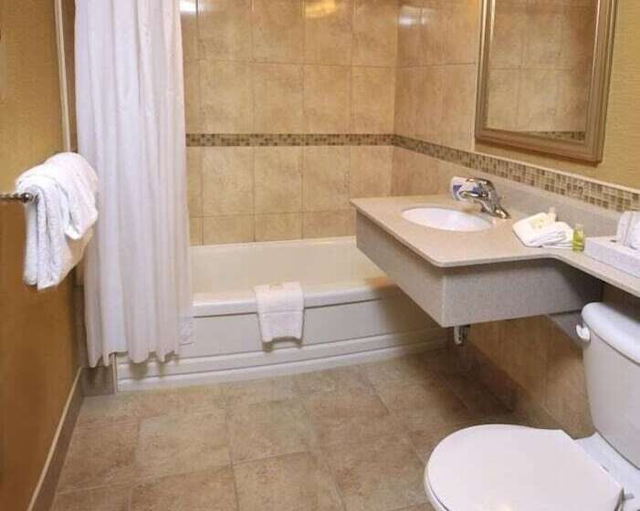 キングサイズベッドのスタンダードルーム, Maritime Inn Antigonish