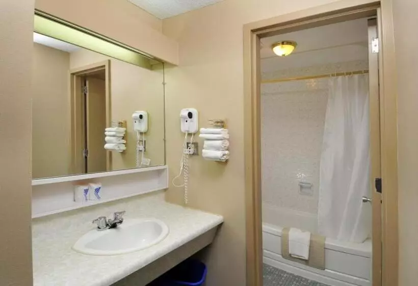 ２ダブルベッドのスタンダードルーム, Maritime Inn Antigonish