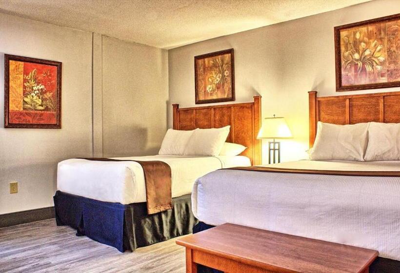 带2个双人床的标准工作室, Maritime Inn Antigonish