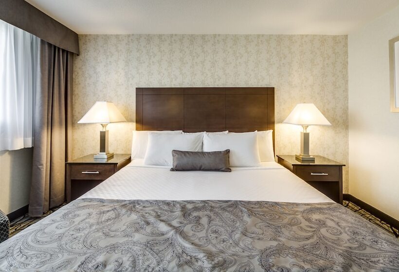 Suíte, Monte Carlo Inn Oakville Suites