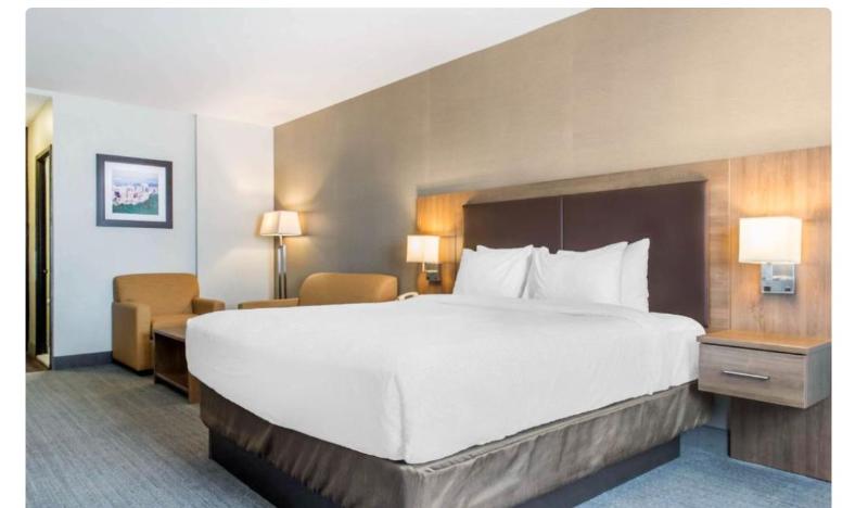 带大床的标准间, Quality Hotel Dorval Aeroport