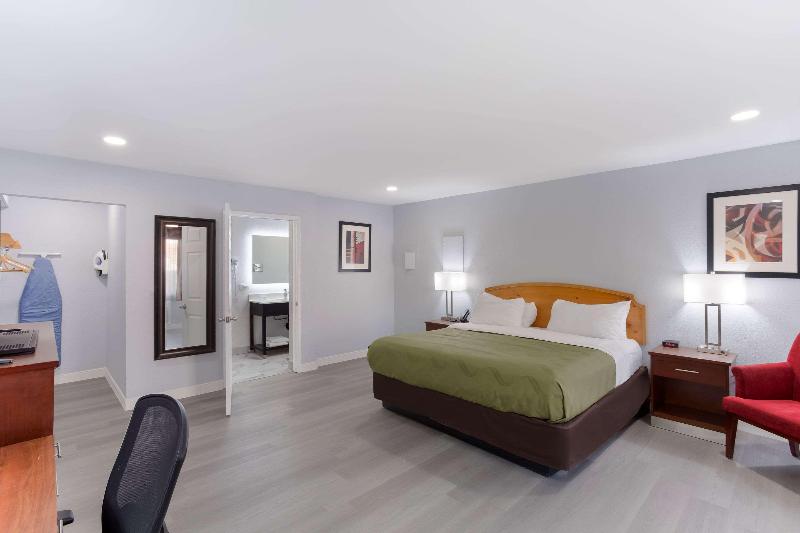 اتاق استاندارد, & Suites Le Dauphin Quebec