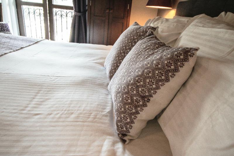 اتاق استاندارد با تخت بزرگ, & Suites Le Dauphin Quebec