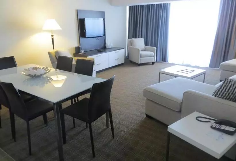 スイート, Toronto Don Valley Hotel And Suites
