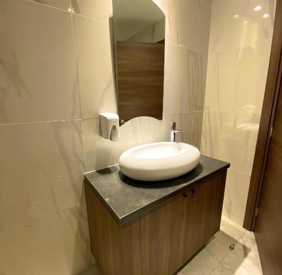 سوییت, Eleonora Hotel Apartments