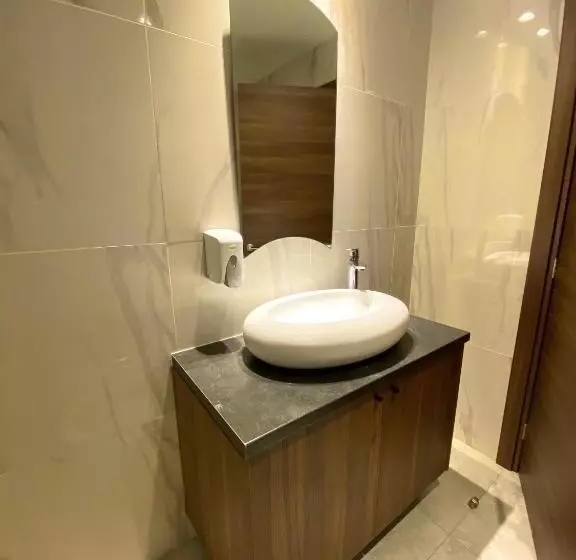 سوییت, Eleonora Hotel Apartments