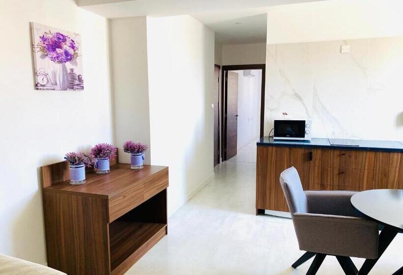 سوییت, Eleonora Hotel Apartments