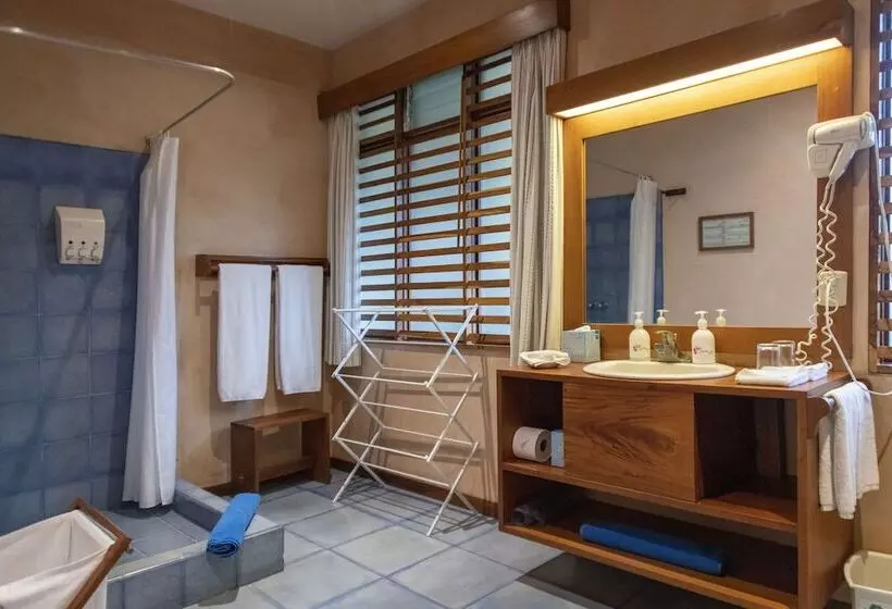 バルコニー付きスーペリアルーム, Capitan Suizo Beachfront Boutique