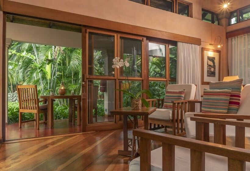 스탠다드 방갈로, Capitan Suizo Beachfront Boutique