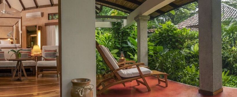 스탠다드 방갈로, Capitan Suizo Beachfront Boutique