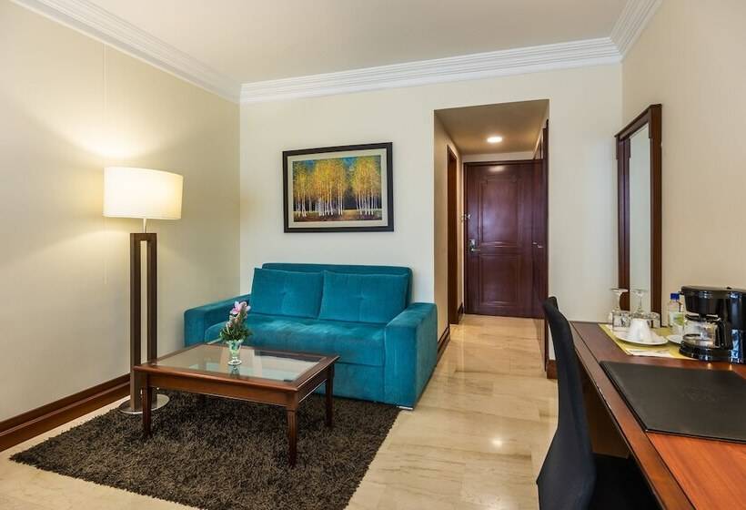 חדר סופריור, Dann Carlton Bucaramanga