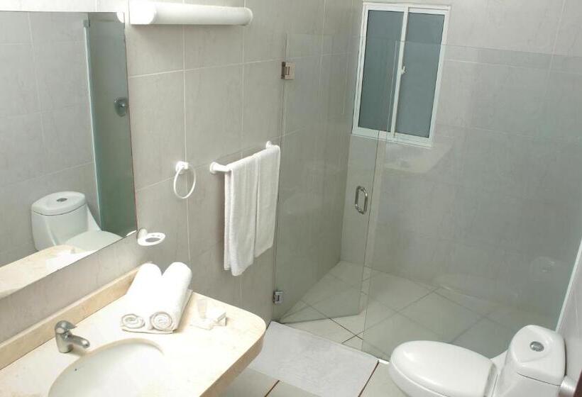 Четырехместный Номер Стандарт, Genova Centro