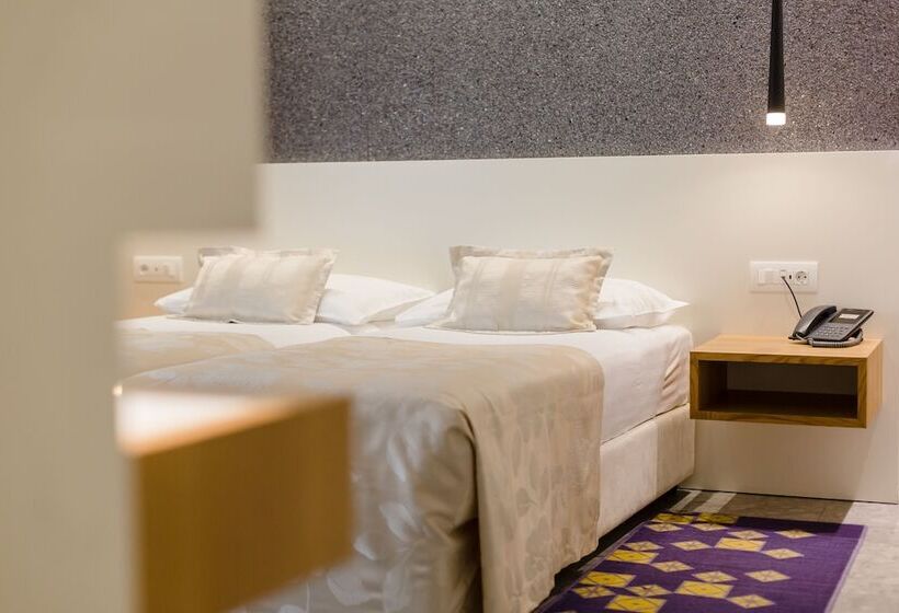 Семейный Номер, Lero