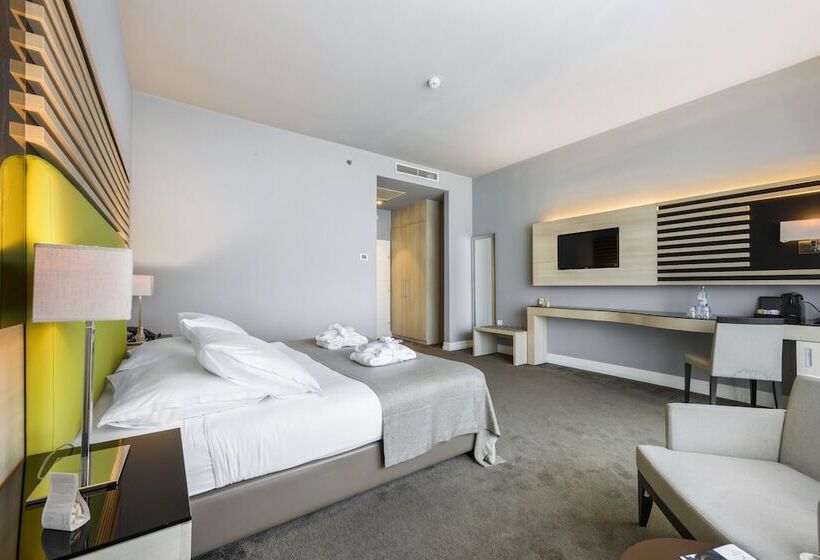 Номер Superior, Lero