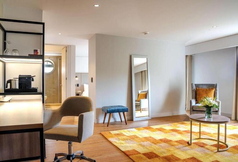 חדר משפחתי, NH Bogota Pavillon Royal