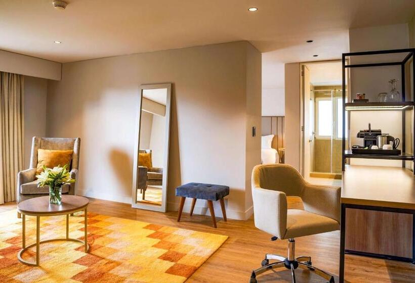 Семейный Номер, NH Bogota Pavillon Royal