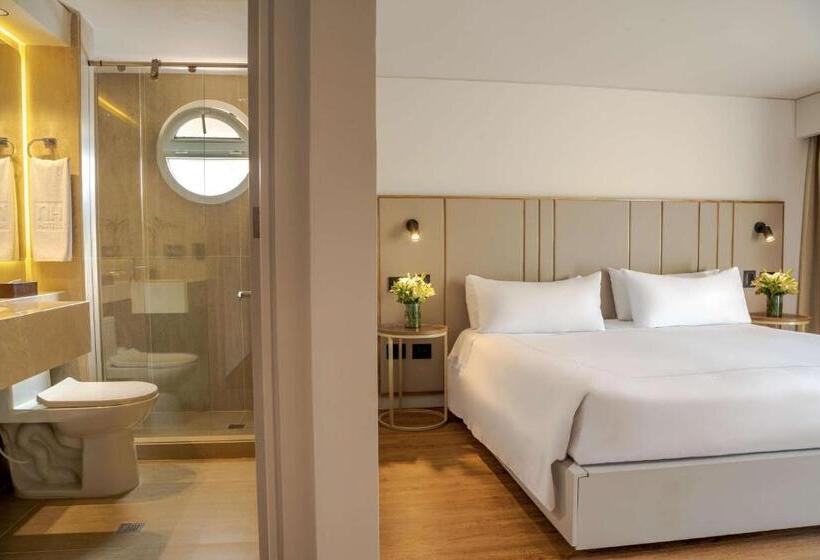 חדר משפחתי, NH Bogota Pavillon Royal