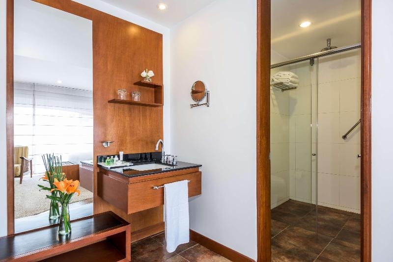 חדר משפחתי, NH Bogota Pavillon Royal