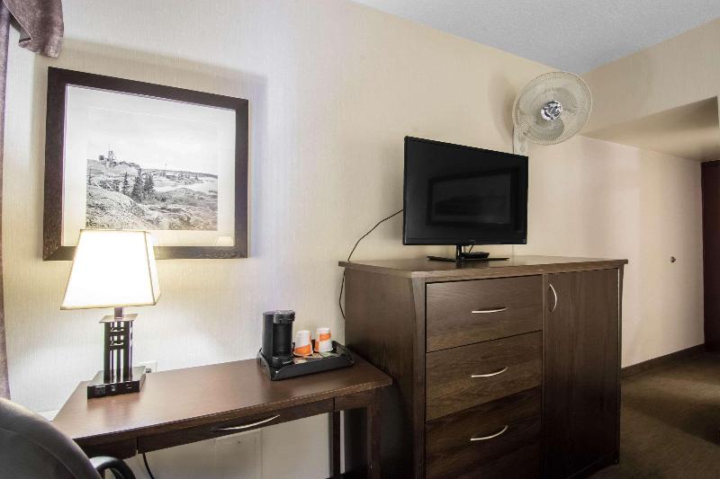 جناح سرير كينج, Quality Inn & Suites Yellowknife